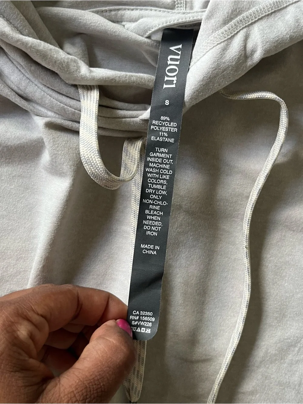 Vuori VW226 Super soft halo performance athletic hoodie light great beige small - Picture 3 of 7